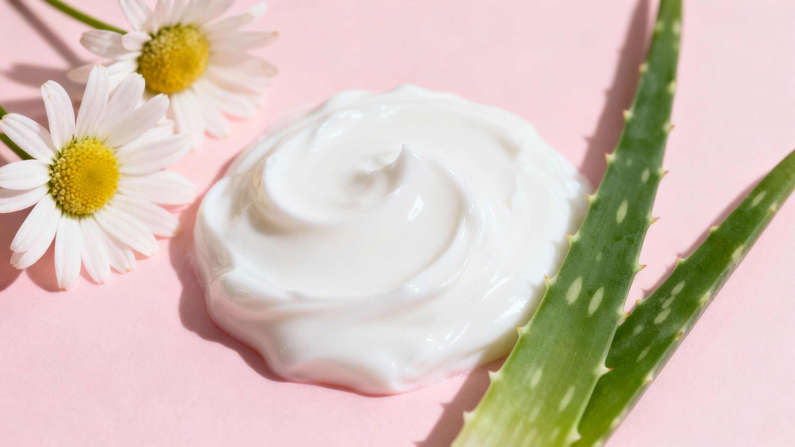 Featured image for The Ultimate Guide: Rosacea Skincare Tips for a Flawless Complexion